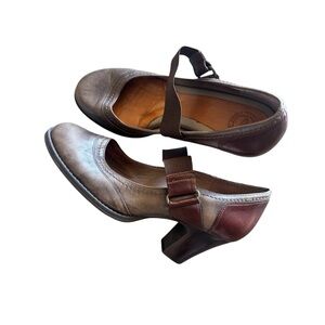 Women’s Elegant Leather Heels Size 9